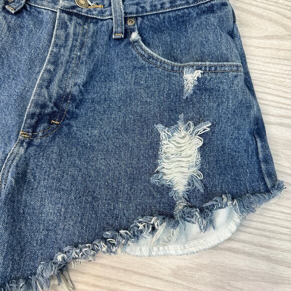 Wrangler Cut Off Jean Shorts Womens 33 Medium Wash Denim Relaxed Fit Distressed - Picture 2 of 10